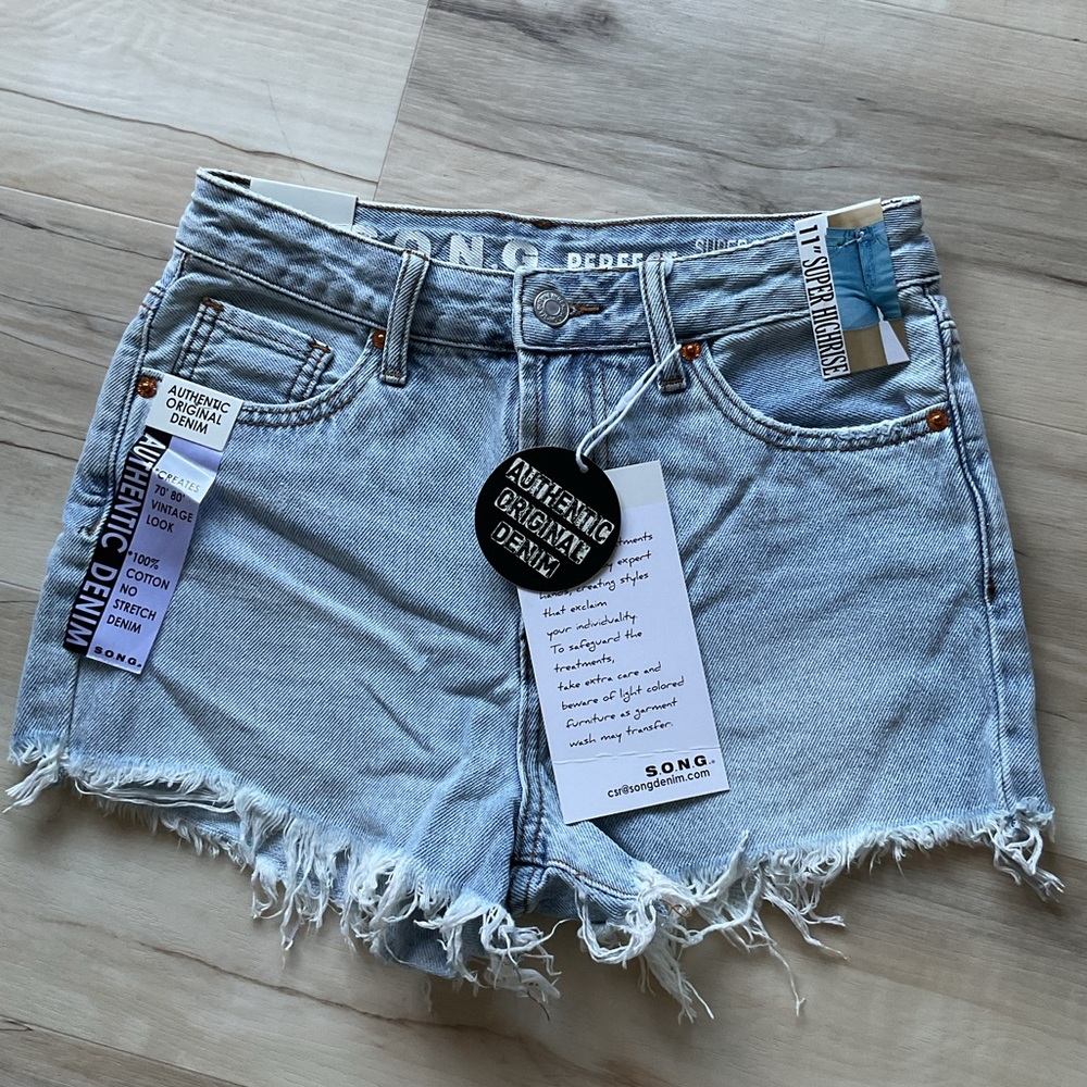 🆕 High Rise Denim Shorts